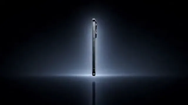 A phone reveal in light and shadow