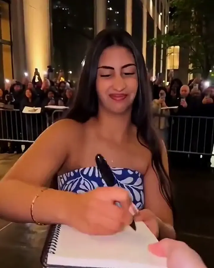 Celebrity Autograph AI Video Template