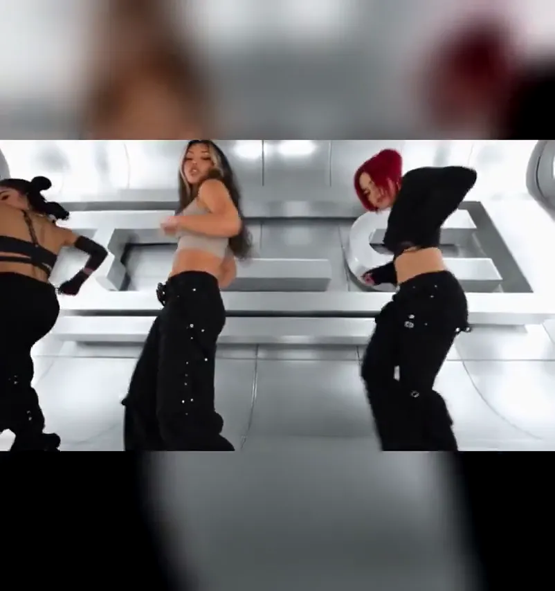 Keep the No Scrubs timing together